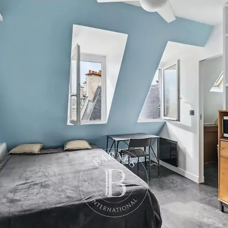 Apartment La Rive Etoilee By Riverside In The City Center In A Historic Architecture